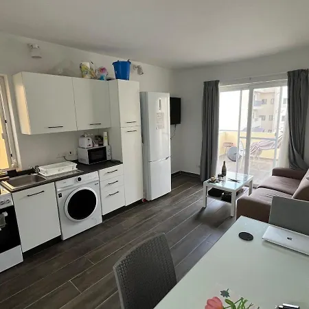 דירה 2 Bedroom Penthouse With Terrace