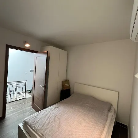 2 Bedroom Penthouse With Terrace *