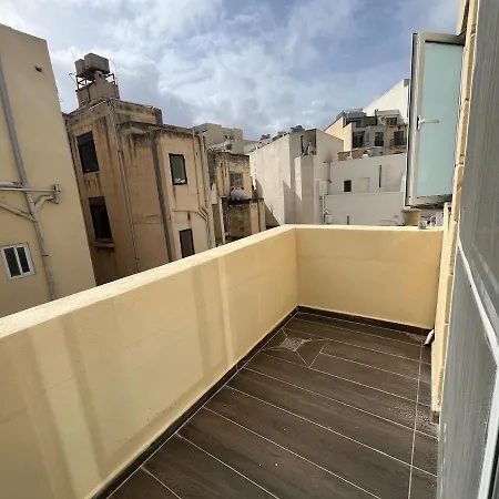 דירה 2 Bedroom Penthouse With Terrace *