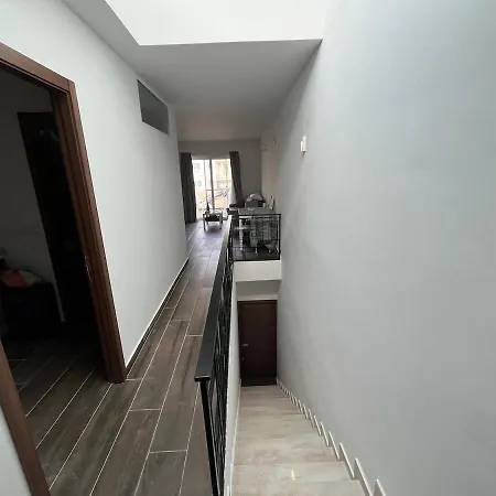 2 Bedroom Penthouse With Terrace *